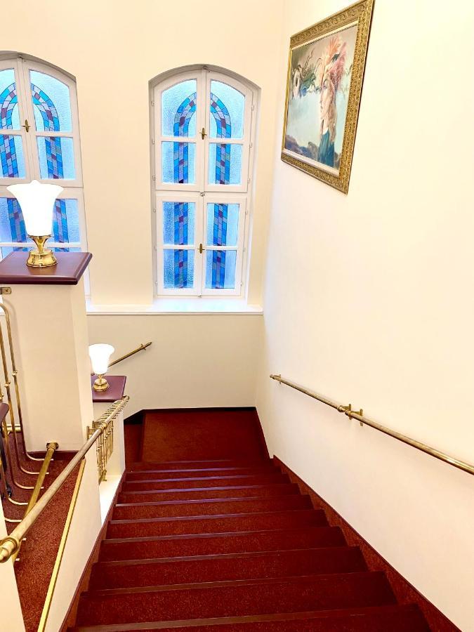 Borostyan Panzio Hotel Kaposvár Buitenkant foto