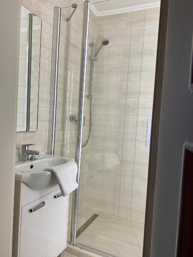 Borostyan Panzio Hotel Kaposvár Buitenkant foto