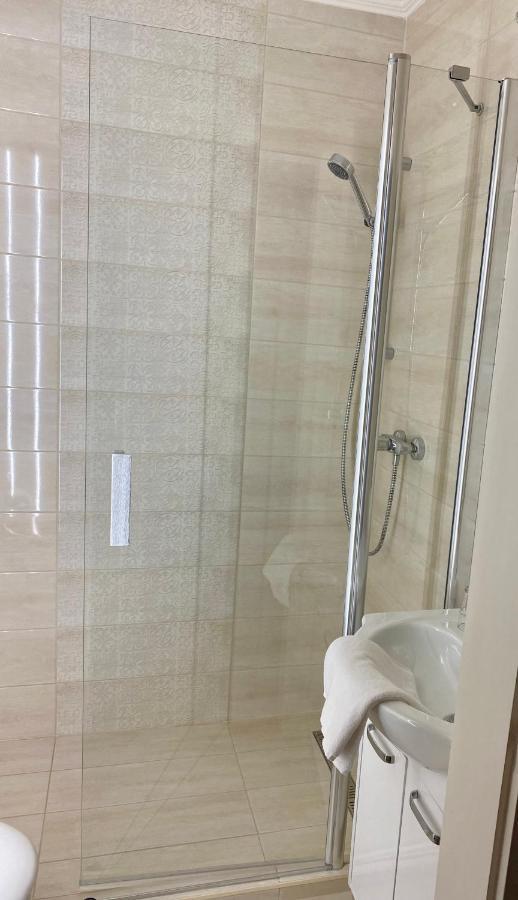 Borostyan Panzio Hotel Kaposvár Buitenkant foto